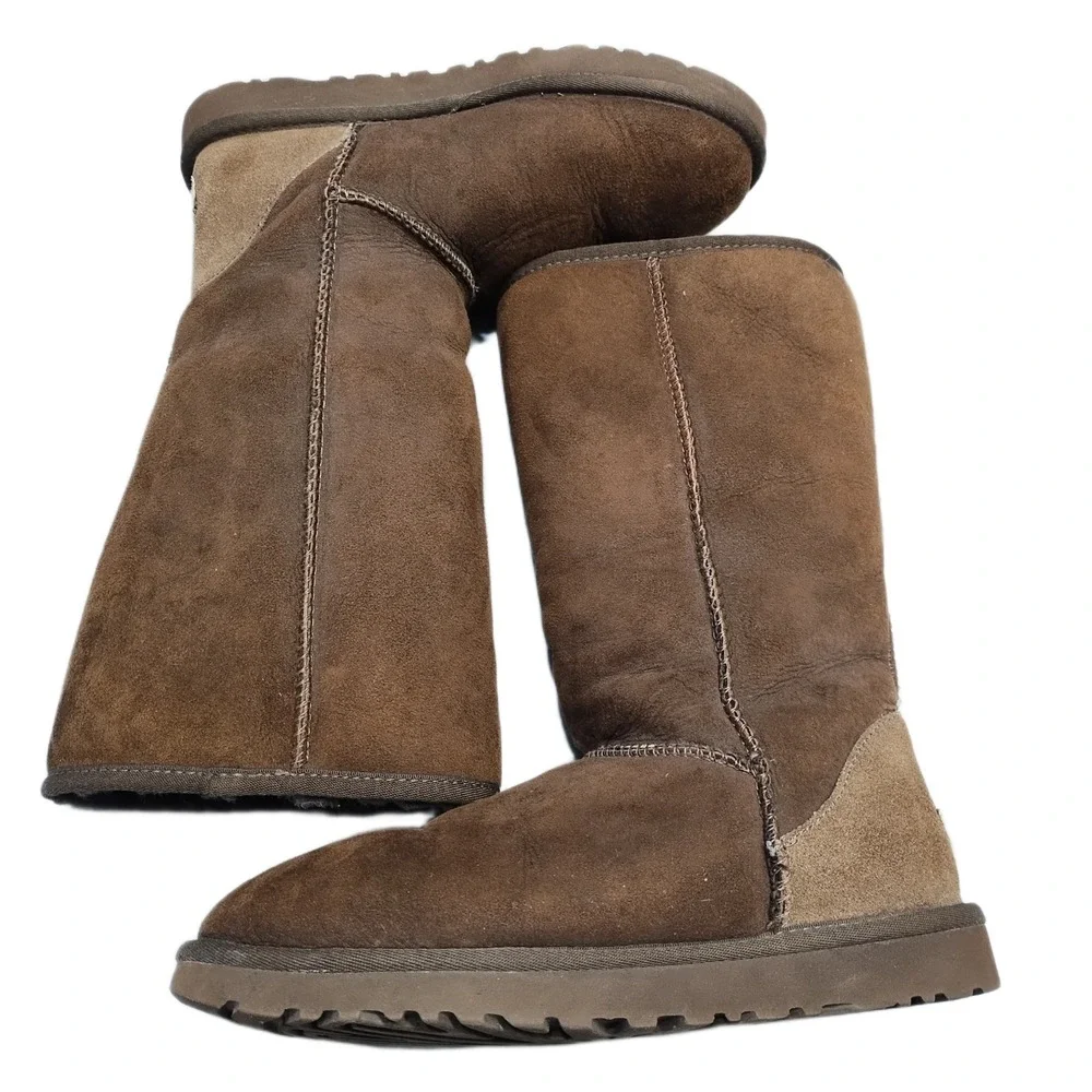 UGG Australia Classic Tall Boots Womens Size 7 Brown Sheepskin Lined Round Toe